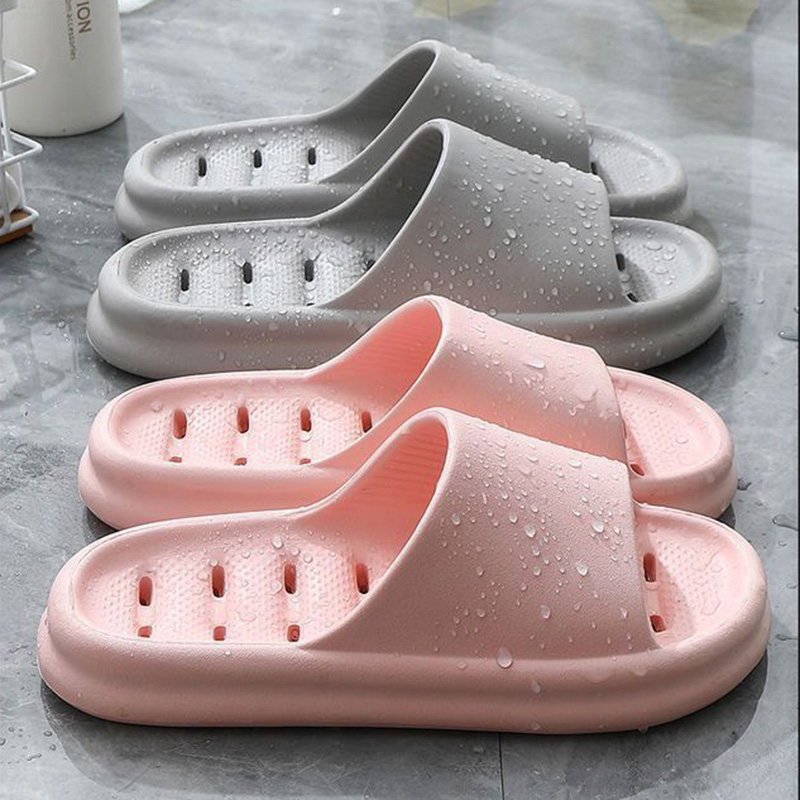 Wydrążone klapki łazienkowe z  – Water Shoes recenzja i cena