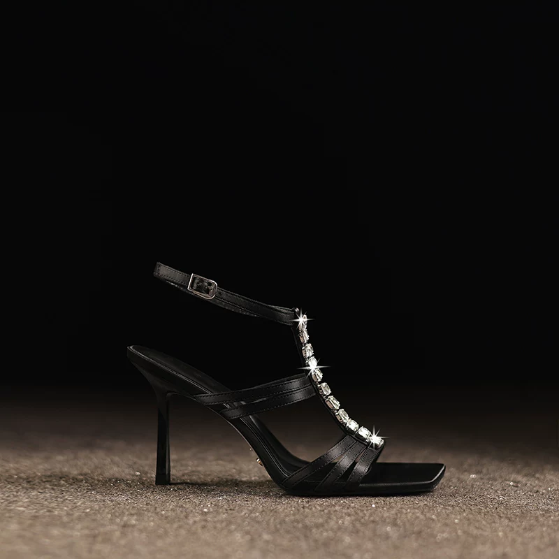 Letnie, modne sandały na cienk – Water Shoes recenzja i cena